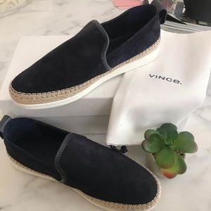 NWT VINCE. Silas Coastal Sneaker Size 7